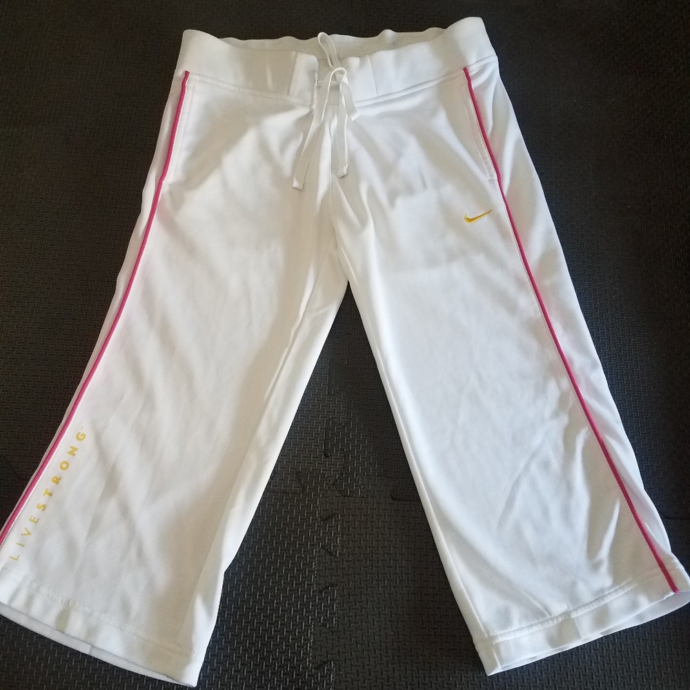 NIKE LIVESTRONG Athletic Capri Pants with Swoosh